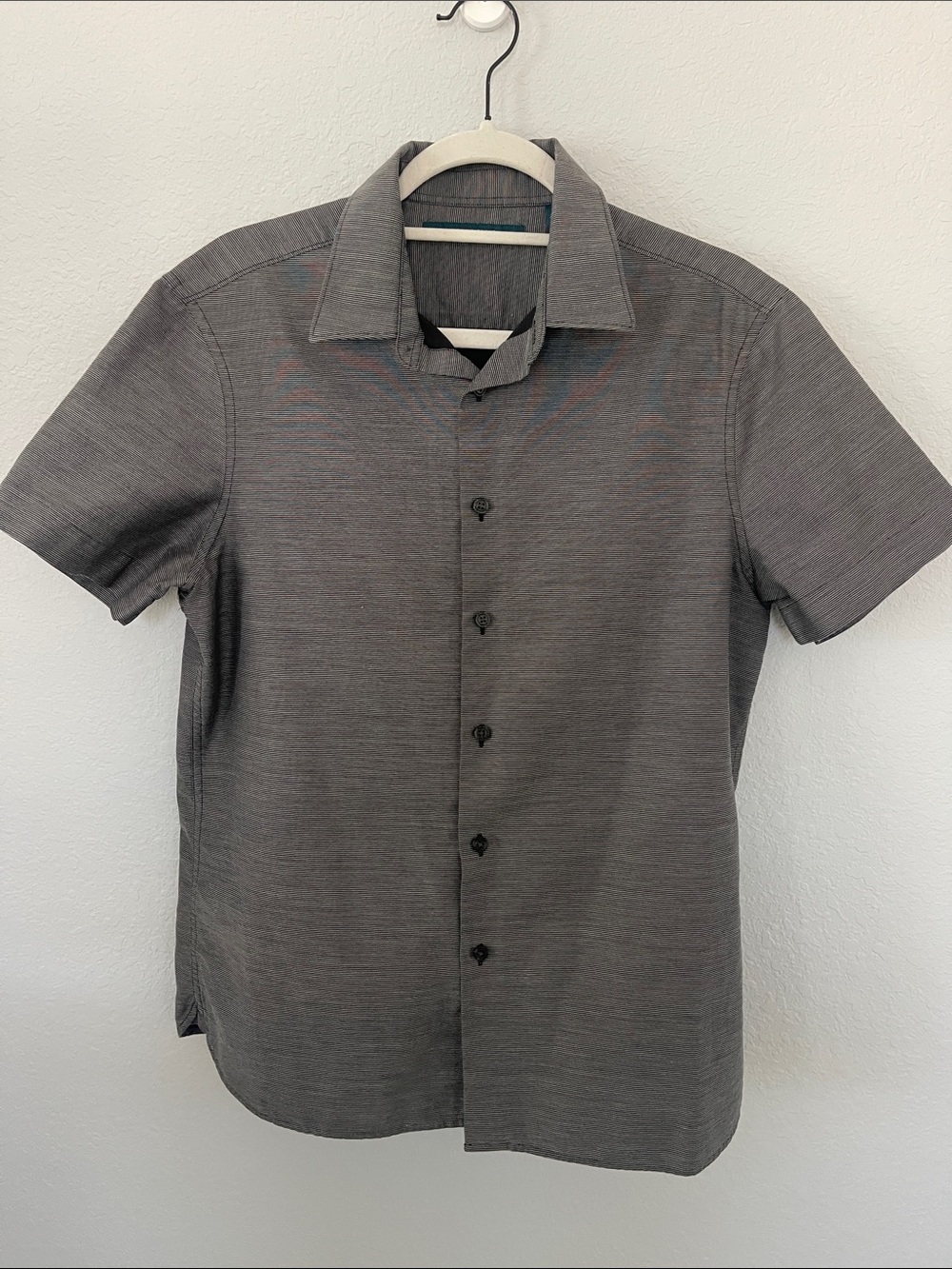 Perry Ellis Short-Sleeve Button-Down Shirt in Gray Size M
